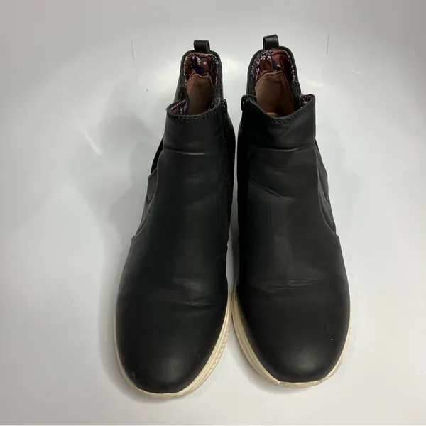 Bare traps Jaci wedge‎ Booties black size 8 - Image 2