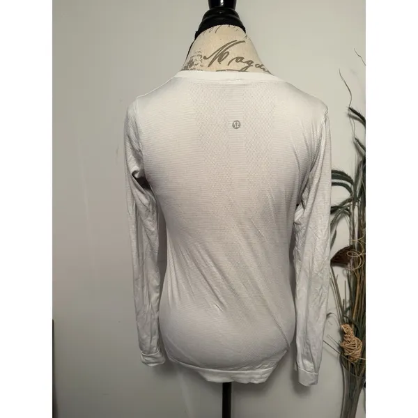LULULEMON‎ White Baselayer Long Sleeve Top Size 8 - Image 3