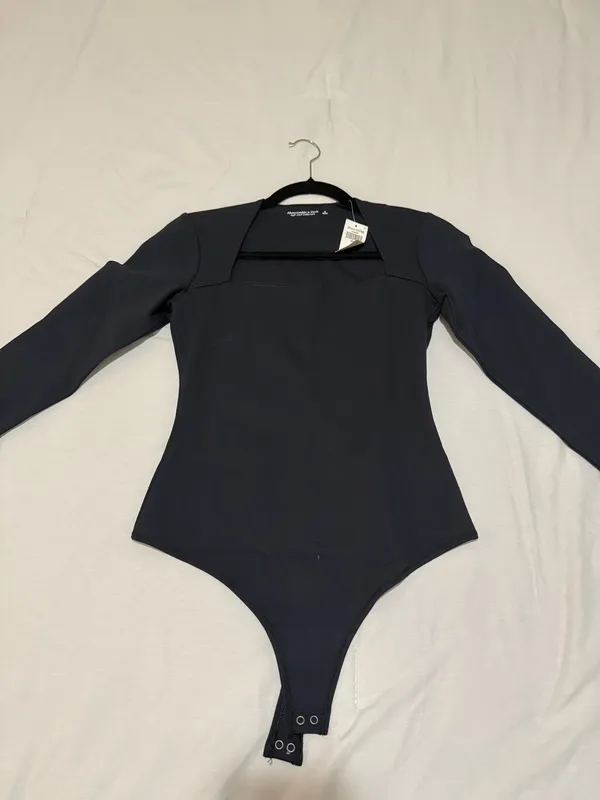 NWT Abercrombie and Fitch Ava Long-Sleeve Sculpt Matte Bodysuit - Image 4