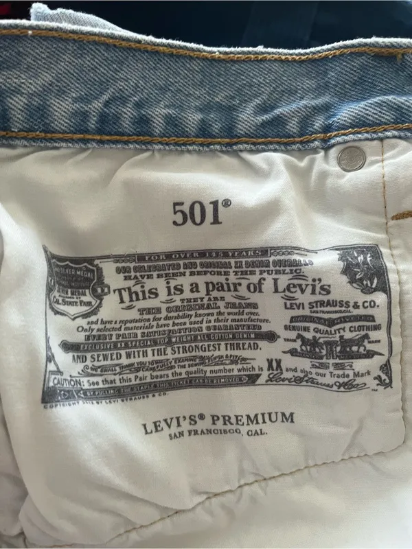 Levi's 501 Original Cutoff Denim Shorts 32 Light Wash Distressed Western Cowgirl - Image 7