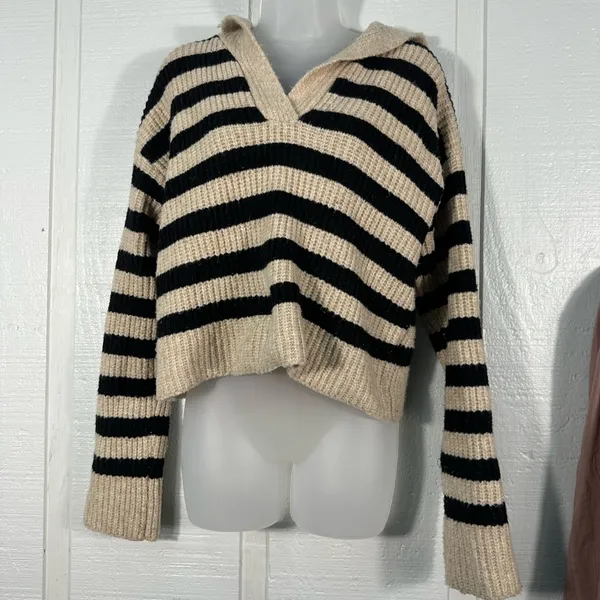 Sincerely Jules Black and Tan Striped Sweater Size Medium NWOT - Image 2
