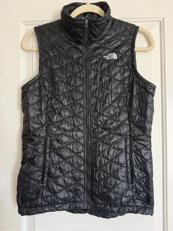 The North Face Black Quilted Vest - Image 2