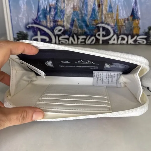Disney parks D-tech Aladdin VHS case phone wallet - Image 7