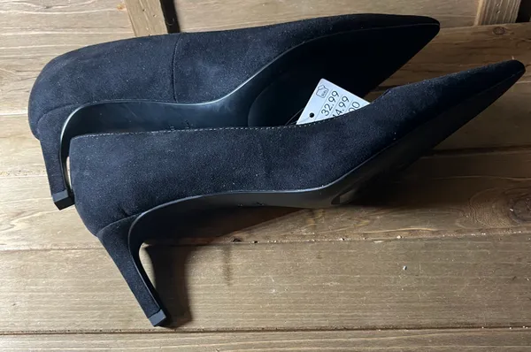 H&M Black Suede Pumps Shoes size 7 - Image 5
