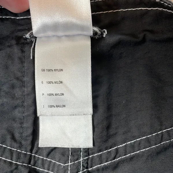 The North Face Women’s Overboard Classic Black Athletic Cargo Nylon Skirt Size 6 - Image 4