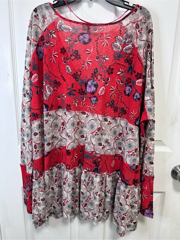 Free People Red and Cream Floral Patchwork V-Neck Tunic - Image 5