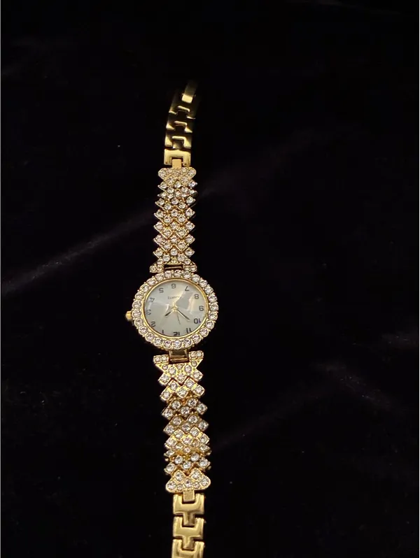 Women's Gold Tone Quartz Dress Watch with Sparkling Rhinestone Crystals - Image 6