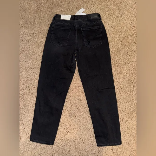 NWT American Eagle Outfitters Mom Straight Black Jeans size 6 - Image 2