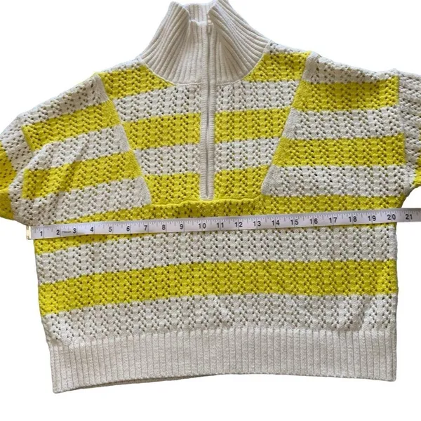 A new day yellow and white crochet pattern sweater size medium - Image 4