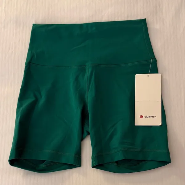Lululemon Wunder Train HR Shorts 6” size in raceway green - Image 2