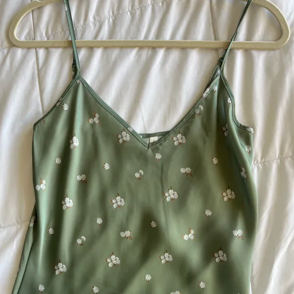 Aritzia green silk dress - new without tags - Image 3