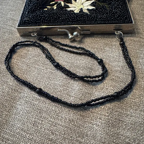 Y2K Style Black Beaded Floral Embroidered Kiss Lock Evening Bag Clutch Purse - Image 7