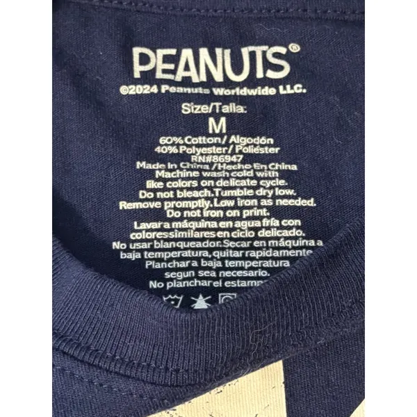 Peanuts Snoopy Navy Blue Graphic T-Shirt 50 Football Cropped Short Sleeves Sz M - Image 4