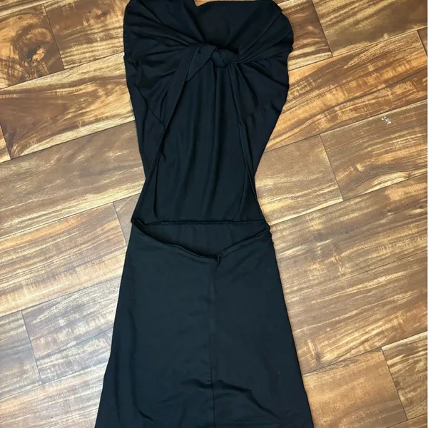 Elegant Black Mini Dress - Image 4