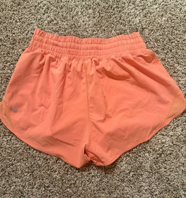 Lululemon Hotty Hot Shorts 2.5" High-Rise - Image 2