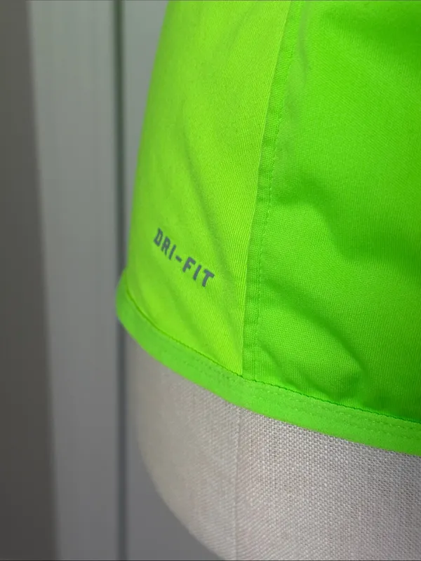 Nike Dri-FIT Running Reflective Full Zip Cycling Vest Neon Green size medium - Image 6