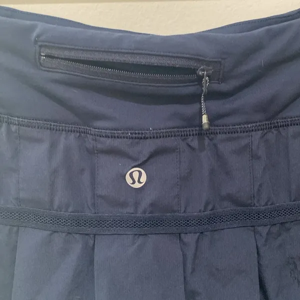 Lululemon Run Pacesetter Tiered Ruffle Skort Shorts navy - Image 2