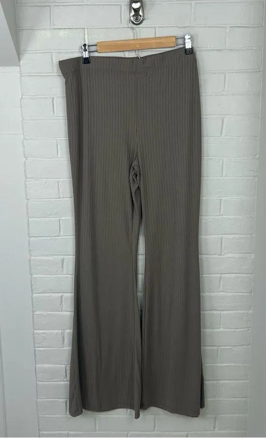 Rue 21 Plus Size Mocha Ribbed Knit Top & Pants Lounge Set Size 3X - Image 13