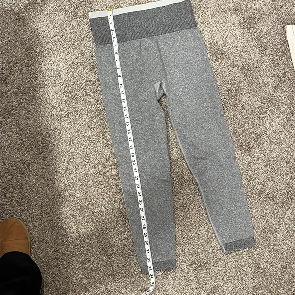 Spanx Seamless Sculpt Leggings in the color Spacedye Cloudy Grey Size Large - Image 10