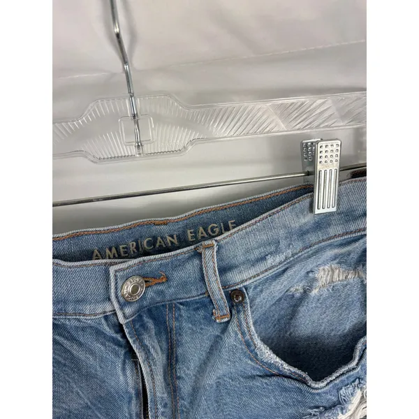 American Eagle Highest Rise 90's boyfriend Short Size 6 - Image 2