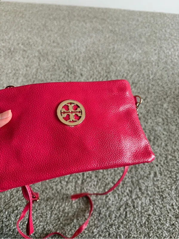 Tory Burch Pink-Red Pebbled Leather Crossbody with Gold Logo - Image 5