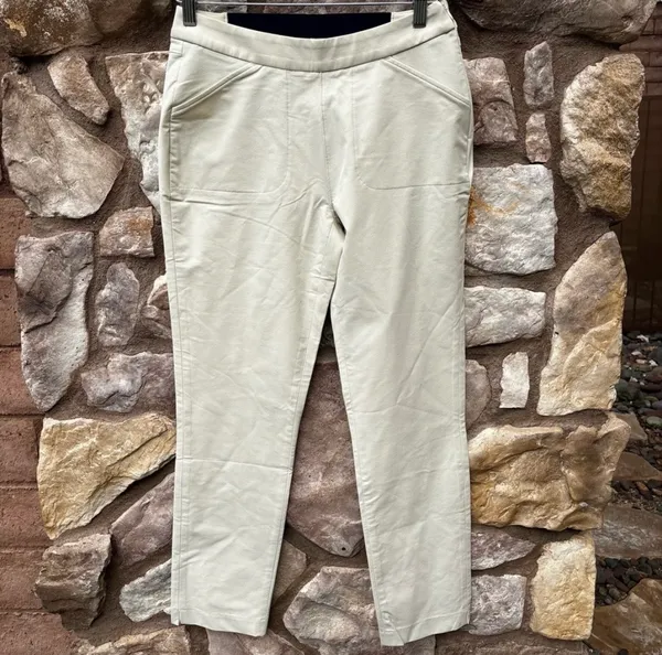 Women’s Peter Millar Tech Pant The Summit Club Beige Size 6 Golf NWT - Image 4