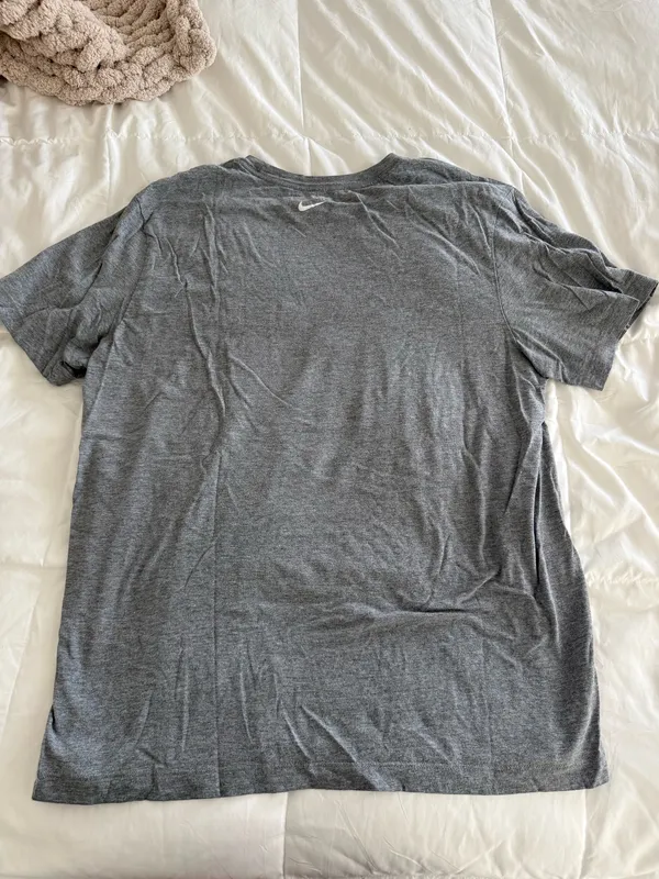 Nike T-shirt  - Image 2