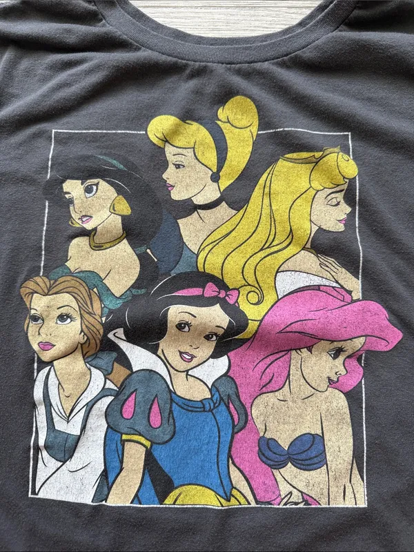 Disney Black Short Sleeve Tee with Classic Princess Portraits Size M - Image 5