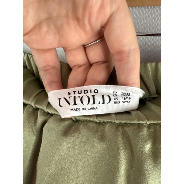 Women’s Studio Untold Size 16/18 Pale Green Hi-Low Skirt - Image 4