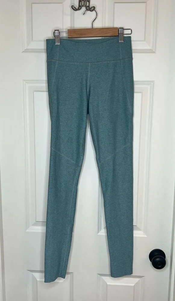 Outdoor Voices EUC! Warmup 7/8 Legging by in Size S - Image 2