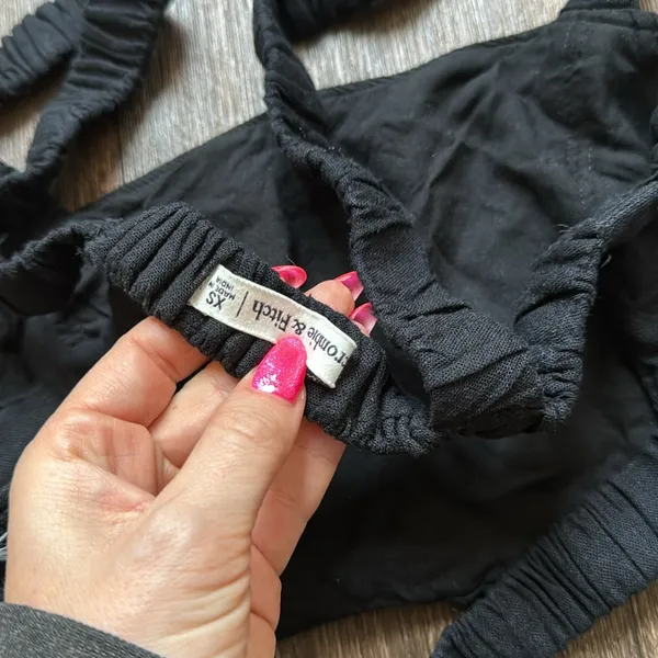 Abercombie & Fitch Black Crop Top - Image 4