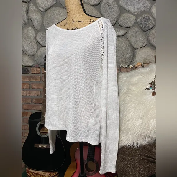 LUCKY BRAND Thermal Henley w/Crochet Detail & split lower back overlap- NICE ONE - Image 3