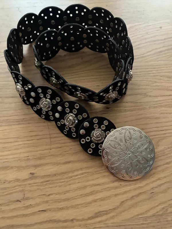 Vintage Wide Faux Leather Belt with Concho Discs Adjustable Roses Details - Image 5