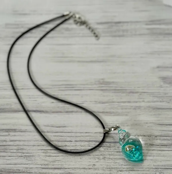 Shell Pendant Necklace Blue - Image 2