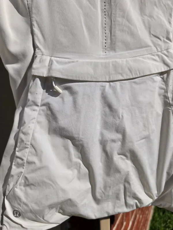 Lululemon Off White Running Windbreaker Jacket  Small - Image 7
