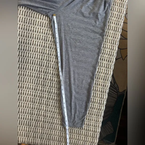 Vuori Lux At‎ Ease High Rise Cropped Pants Large workout yoga athleisure - Image 9