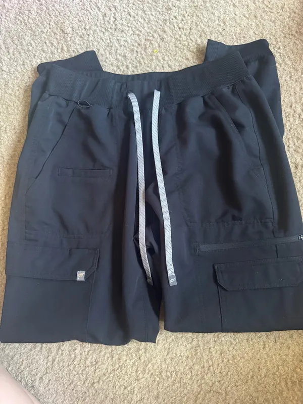 Fabletics Scrub Set - Image 2