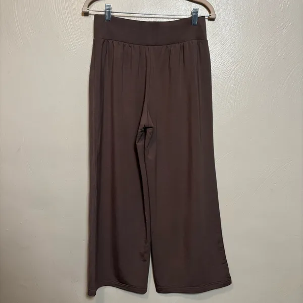 True & Co. Women's Any Wear Pants Cropped Wide‎ Leg Pant Mushroom Brown Small - Image 5