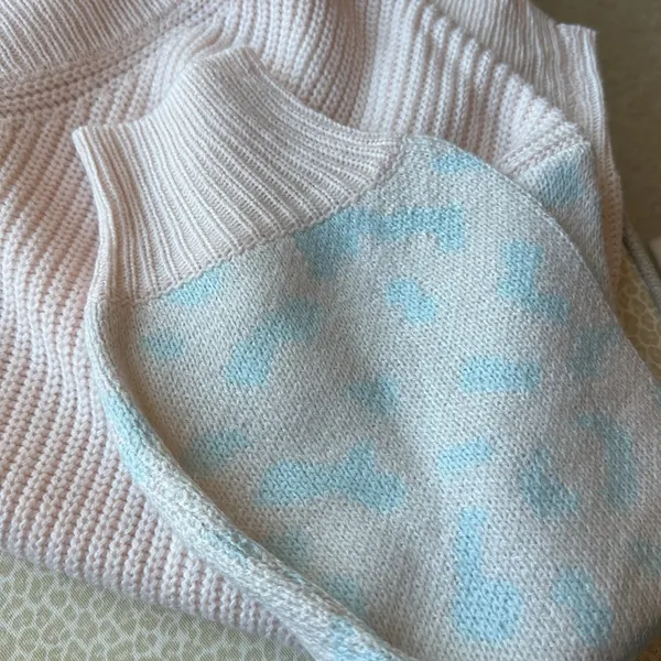 New Colorblock Baby Blue & Pink Sweater with Animal Print Sleeves Oversized S - Image 8