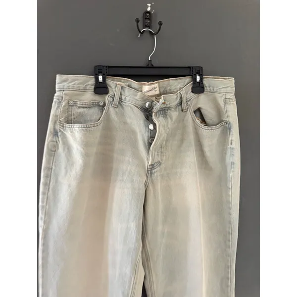 Universal Thread Womens 16 Mid Rise 90s Baggy Jeans Light‎ Wash Button Fly Blue - Image 2