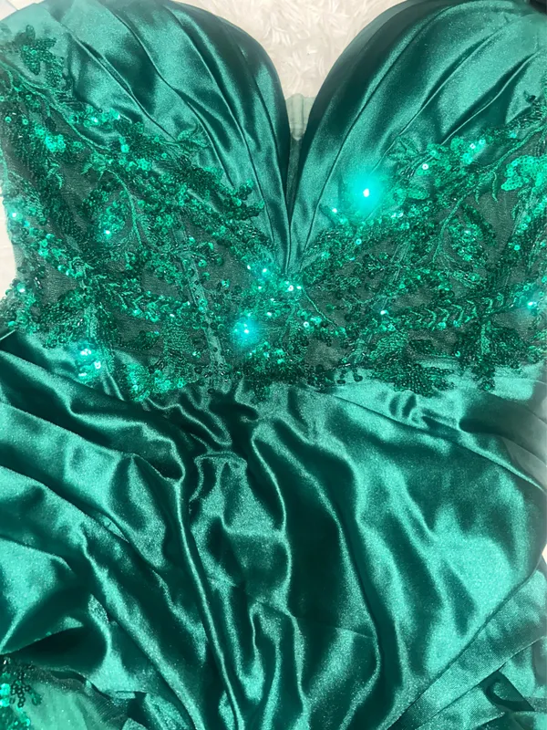 Emerald Green Prom Dress Size 10 - Image 2