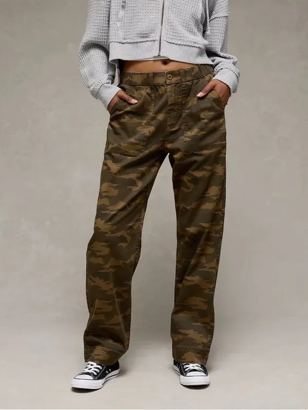American Eagle AE Ex-boyfriend Camo Casual Pants Green Utility Women’s Sz Small - Image 2