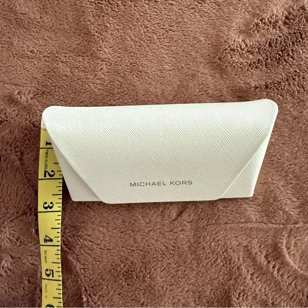 Michael Kors White Eyeglass/Sunglasses Case - Image 5