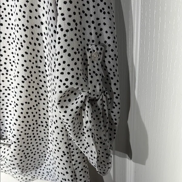 ✨3 for $12✨ Hippie Rose Polka Dot Women's Top - Image 2