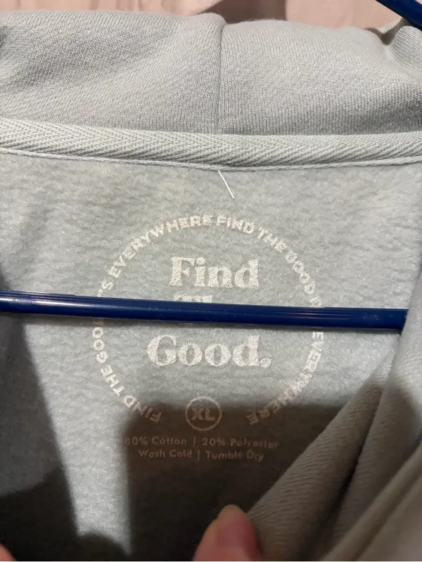 Find the good sweatshirt Size XL - Image 3