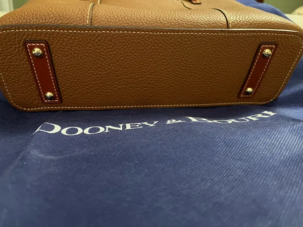 Dooney & Bourke Purse Leather Lexington  - Image 9
