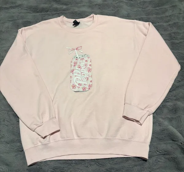 Gildan Dr Pepper Graphic Sweatshirt Pink Floral Soda Crewneck Medium - Image 3