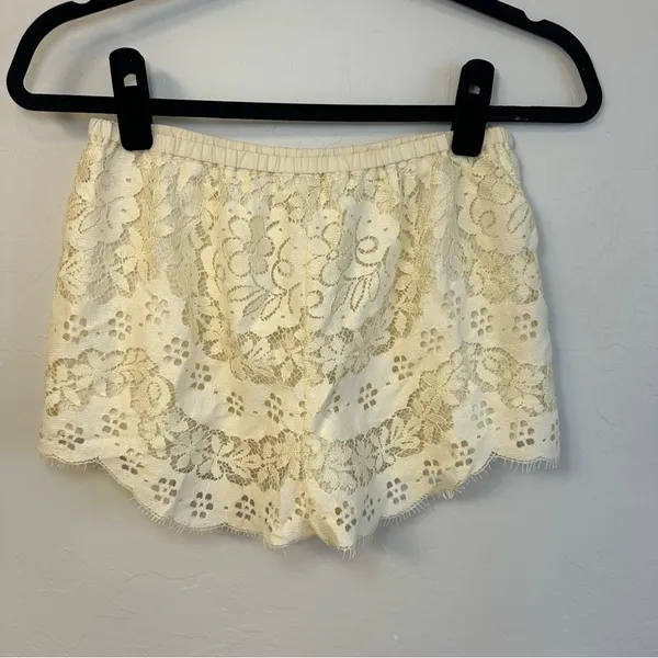 Cream Lace Shorts - Image 2