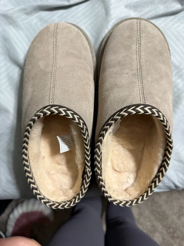 Bear paw womens slippers size 6 mushroom color - Image 9