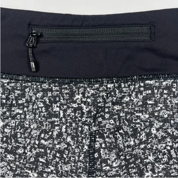 Lululemon Speed Short 2.5" Daisy Dust Alpine White Black‎ 6 Running Training EUC - Image 4